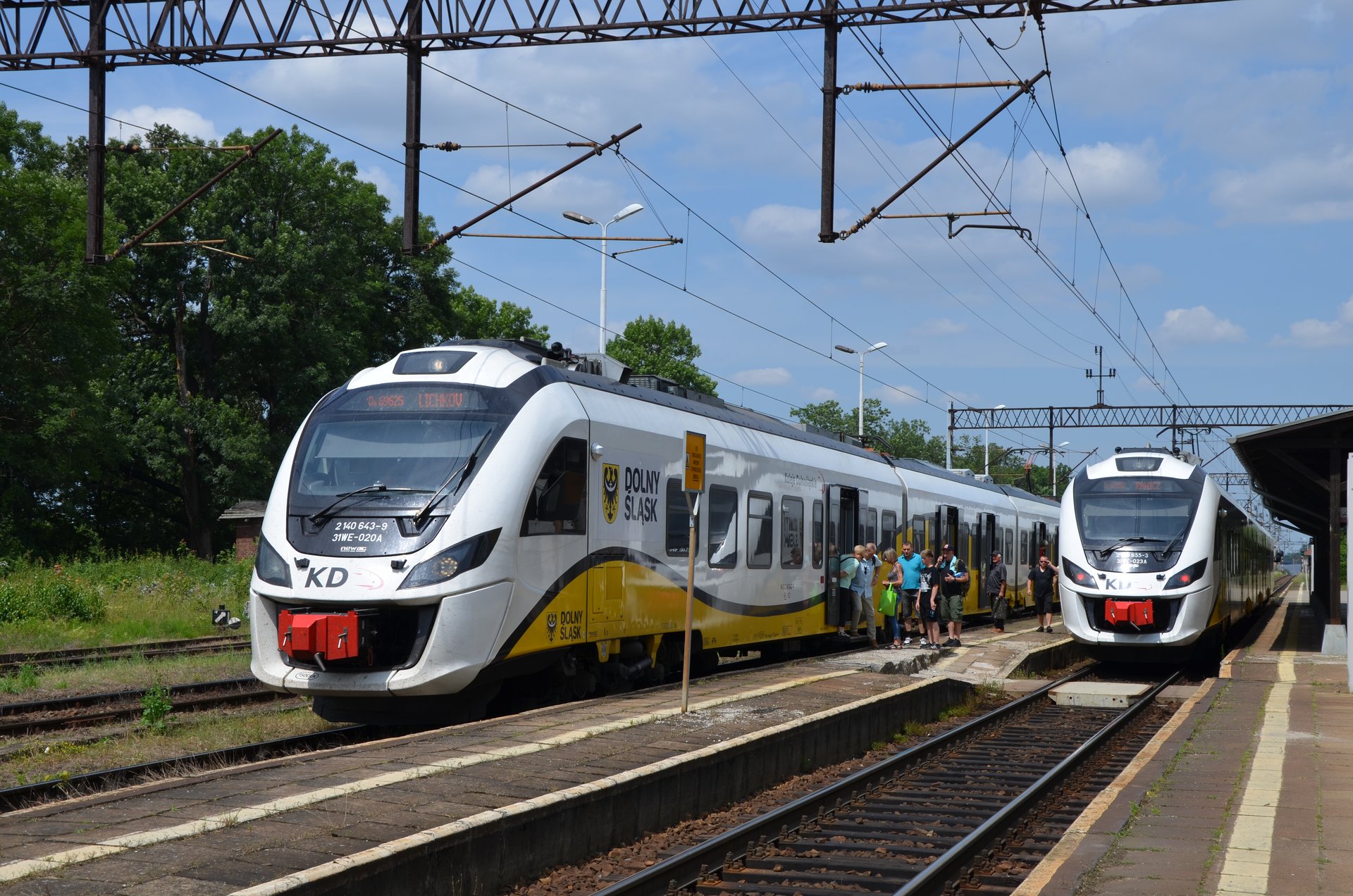 Pociąg do Międzylesia i dalej do Czech na stacji kolejowej Ziębice (fot. M. Pabiańska | PKP PLK)