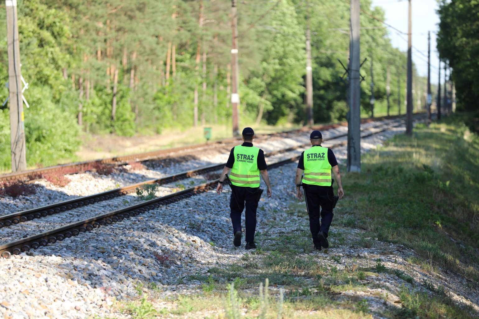 Bydgoszcz: nastolatkowie wspięli się na słup trakcyjny