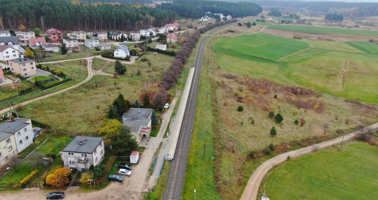Przystanek Kiełpino Kartuskie na linii kolejowej nr 201 (fot. Szymon Danielek | PKP PLK)