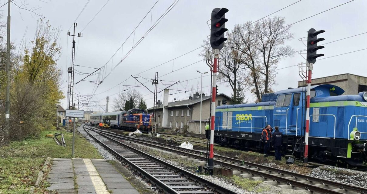 O krok od katastrofy. Pociągi zatrzymały sie 15 metrów od siebie (Fot. Po torach przez Kłodzko)