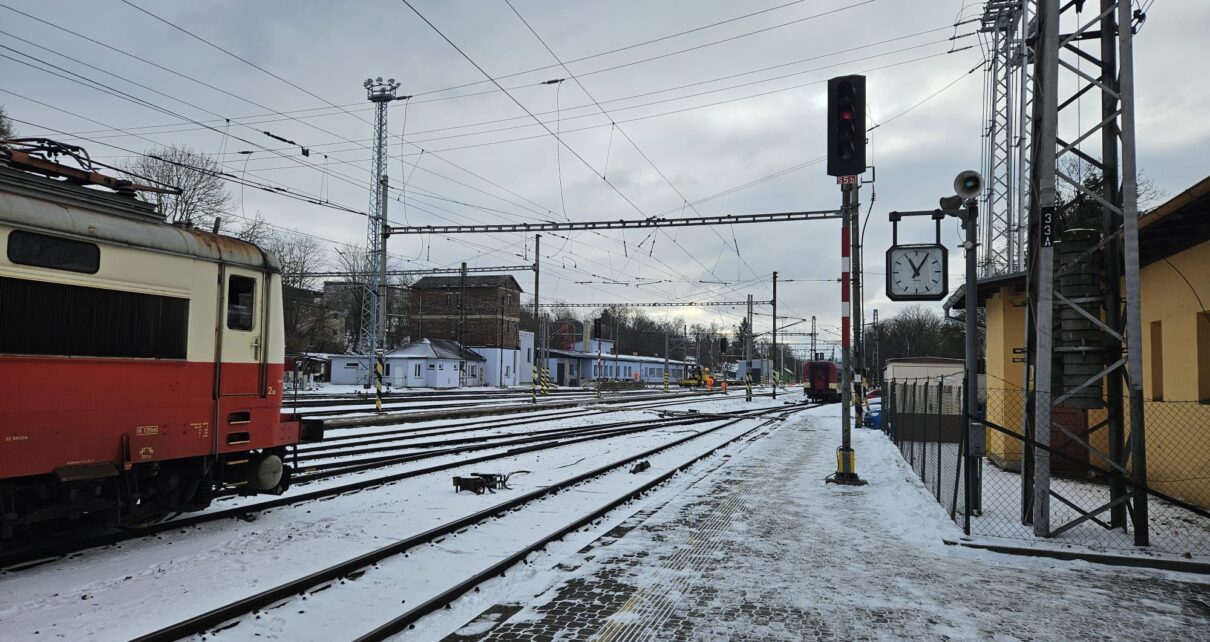 Od zderzenia dzieliło jednostki 67 metrów (fot. Drážní inspekce)