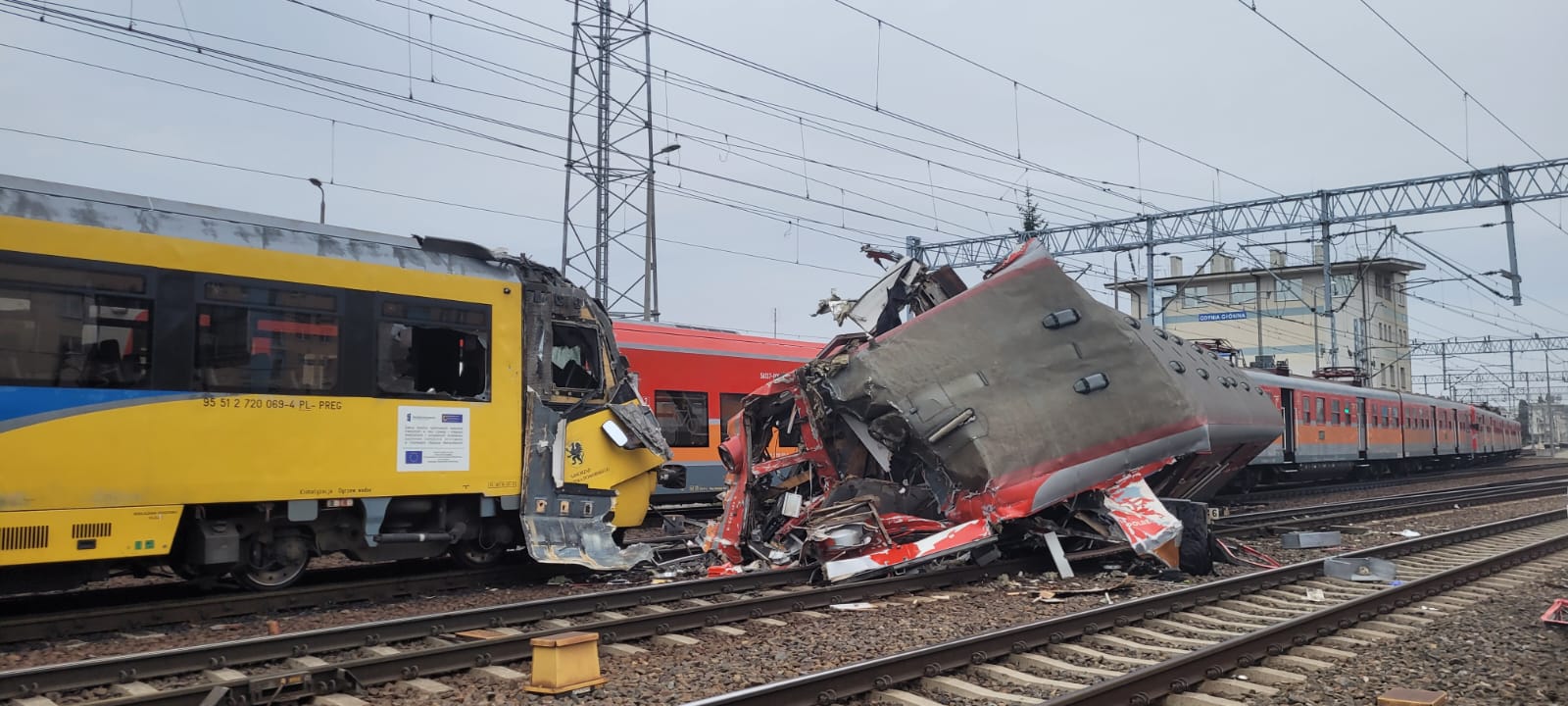 Zderzenie pociągów w Gdyni. Maszyniście grozi do 8 lat więzienia