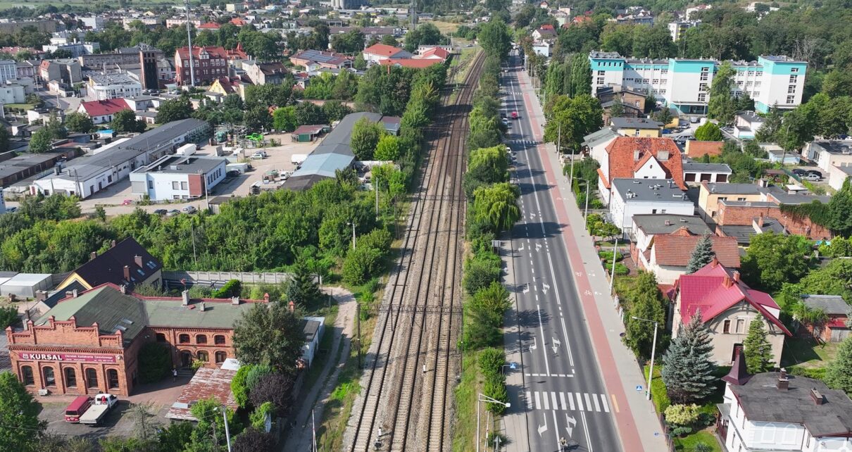 Linia Kolejowa nr 18 w Nakle nad Notecią z lotu ptaka (fot. Szymon Danielek | PKP PLK)