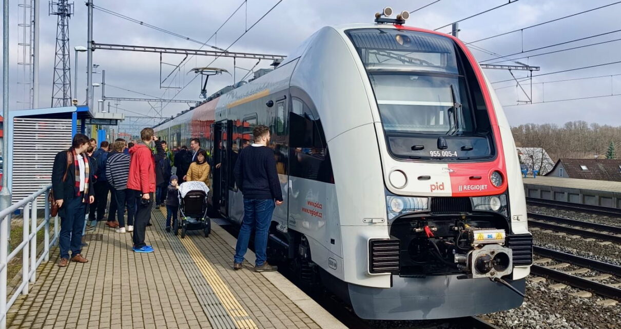 Nowoczesne zespoły trakcyjne PESA dla RegioJet: Komfort, bezpieczeństwo i ekologia