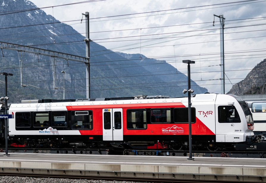Stadler dostarcza pierwszy nowoczesny pociąg Mont-Blanc Express