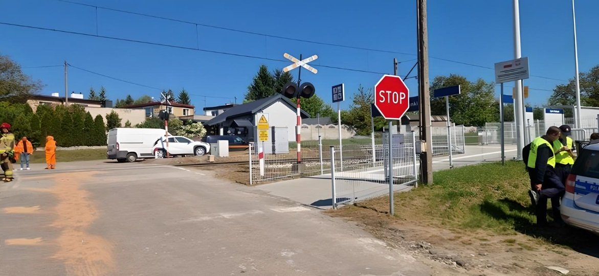 Do wypadku doszło na jednym z przejazdów kolejowo-drogowych w Zgierzu (fot. PKP PLK)