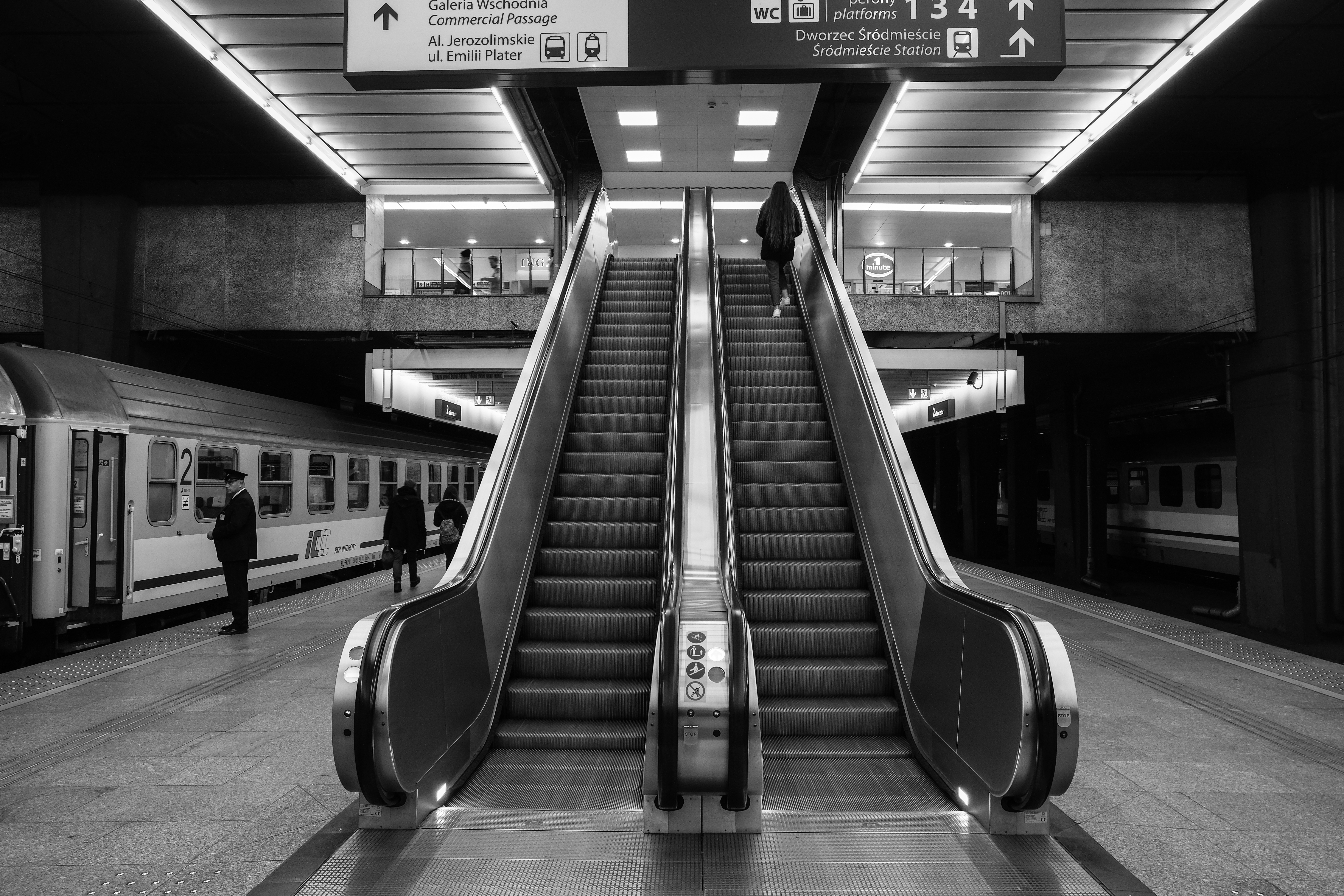 „Stacja Warszawa” – wystawa autorstwa Szymona Springera