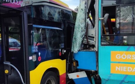 Zderzenie autobusu i tramwaju we Wrocławiu (fot. Wrocławska Policja)