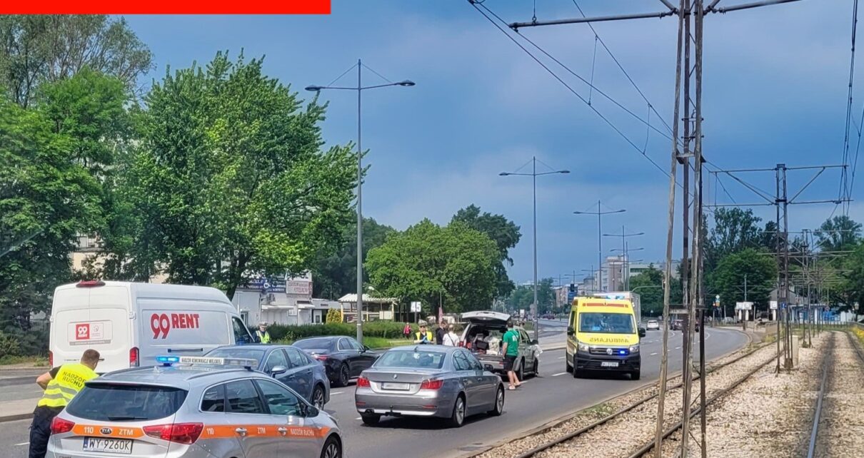 Motorniczowie uratowali życie kierowcy (fot. Tramwaje Warszawskie)
