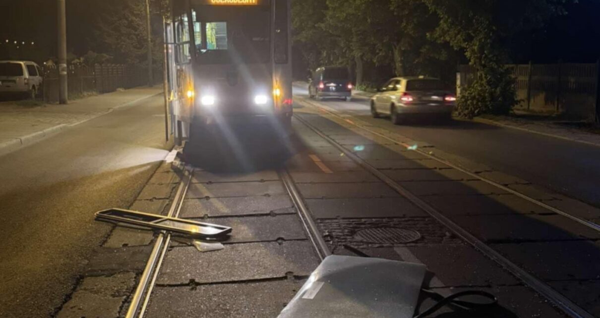 Policja poszukuje osób, które uszkodziły szczeciński tramwaj (fot. Tramwaje Szczecińskie)
