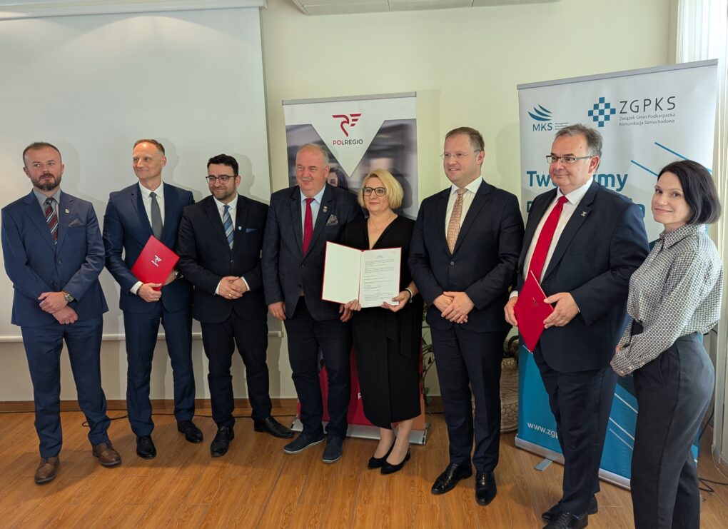 Wspólny bilet to efekt dobrze zaplanowanej współpracy operacyjnej i odpowiedzi na konkretną potrzebę – lepszego skomunikowania regionu – podkreśla Agata Motyka-Mamczura, Przewodnicząca Zarządu Związku Gmin „PKS”.(fot. POLREGIO)