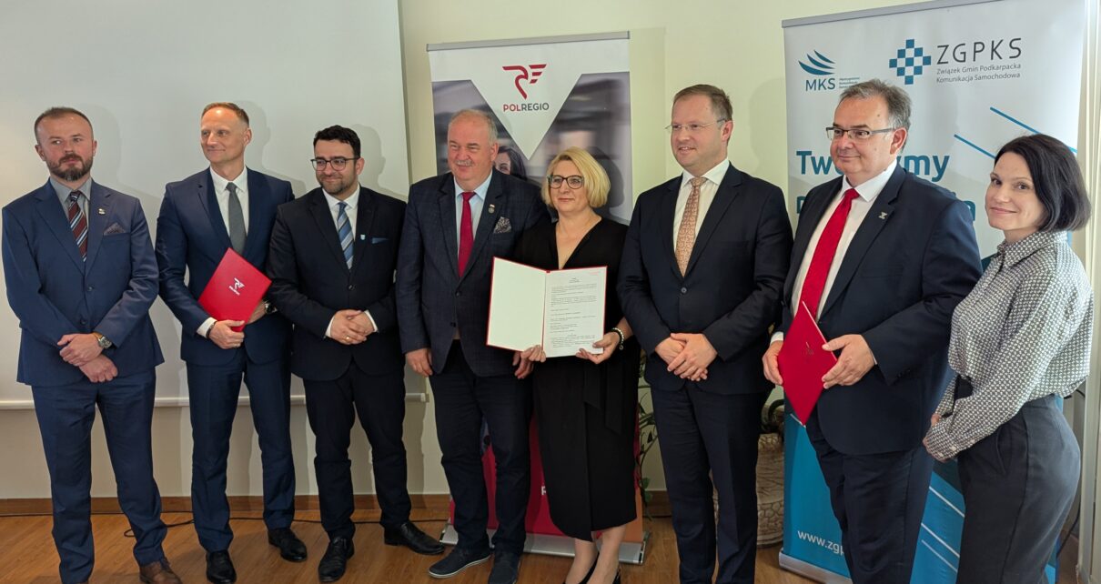 Wspólny bilet to efekt dobrze zaplanowanej współpracy operacyjnej i odpowiedzi na konkretną potrzebę – lepszego skomunikowania regionu – podkreśla Agata Motyka-Mamczura, Przewodnicząca Zarządu Związku Gmin „PKS”.(fot. POLREGIO)