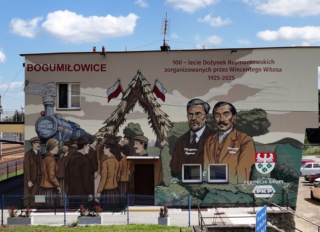 Mural upamiętniający Reymonta i Witosa na dawnym dworcu w Bogumiłowicach (fot. PKP S.A.)