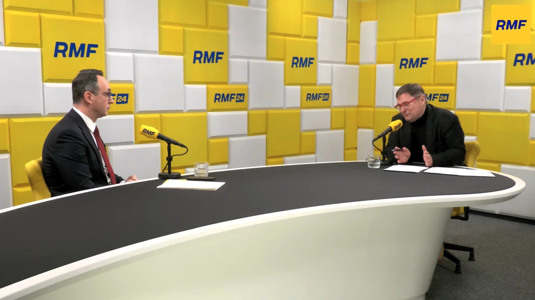 Minister Klimczak o cyfryzacji kolei, PKP Cargo i bezpieczeństwie