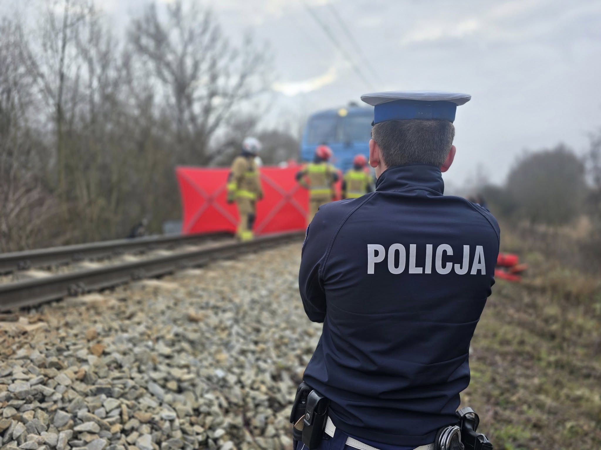 Tragedia na przejeździe kolejowym. Nie żyją dwie osoby