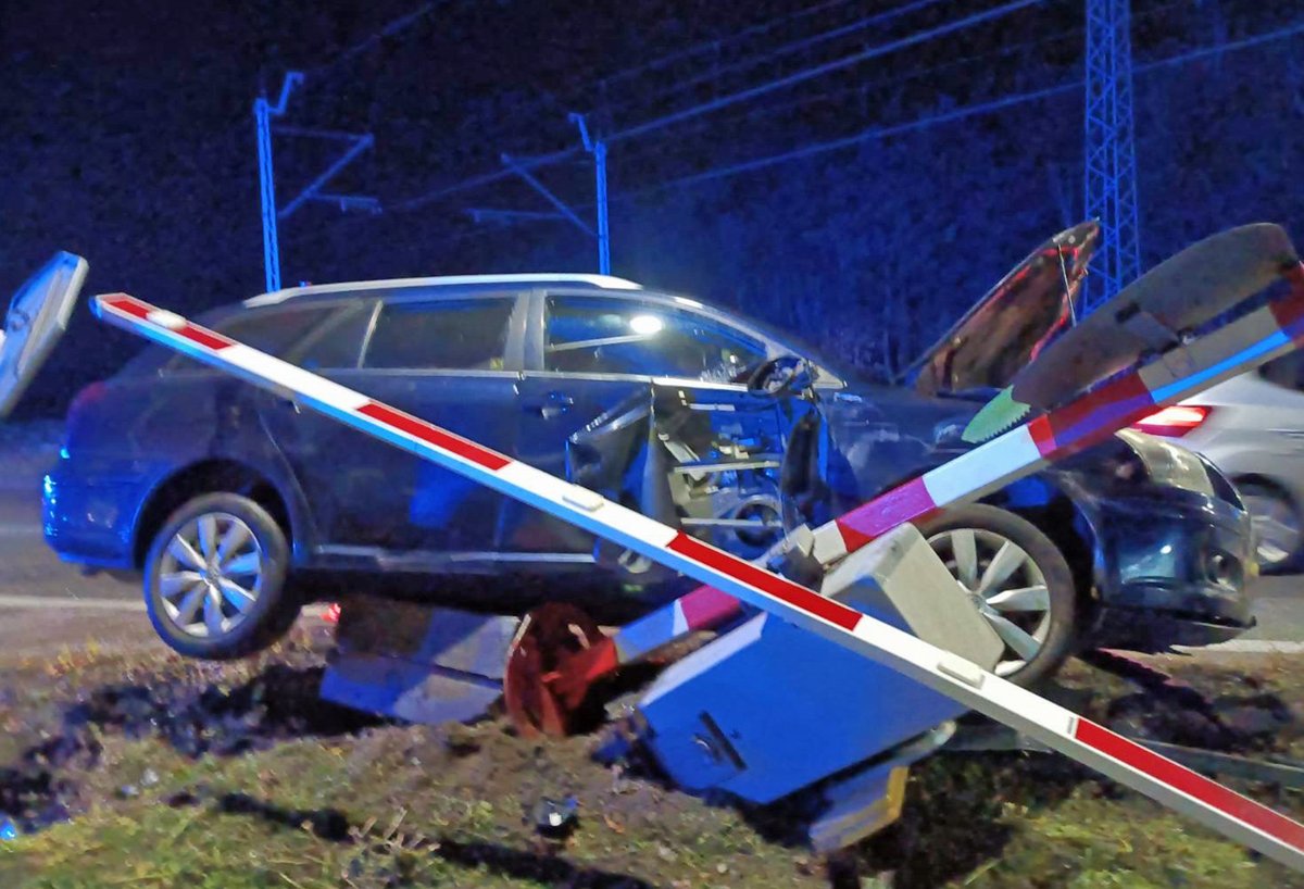 Wjechał w infrastrukturę kolejową: 51-latek miał 2 promile