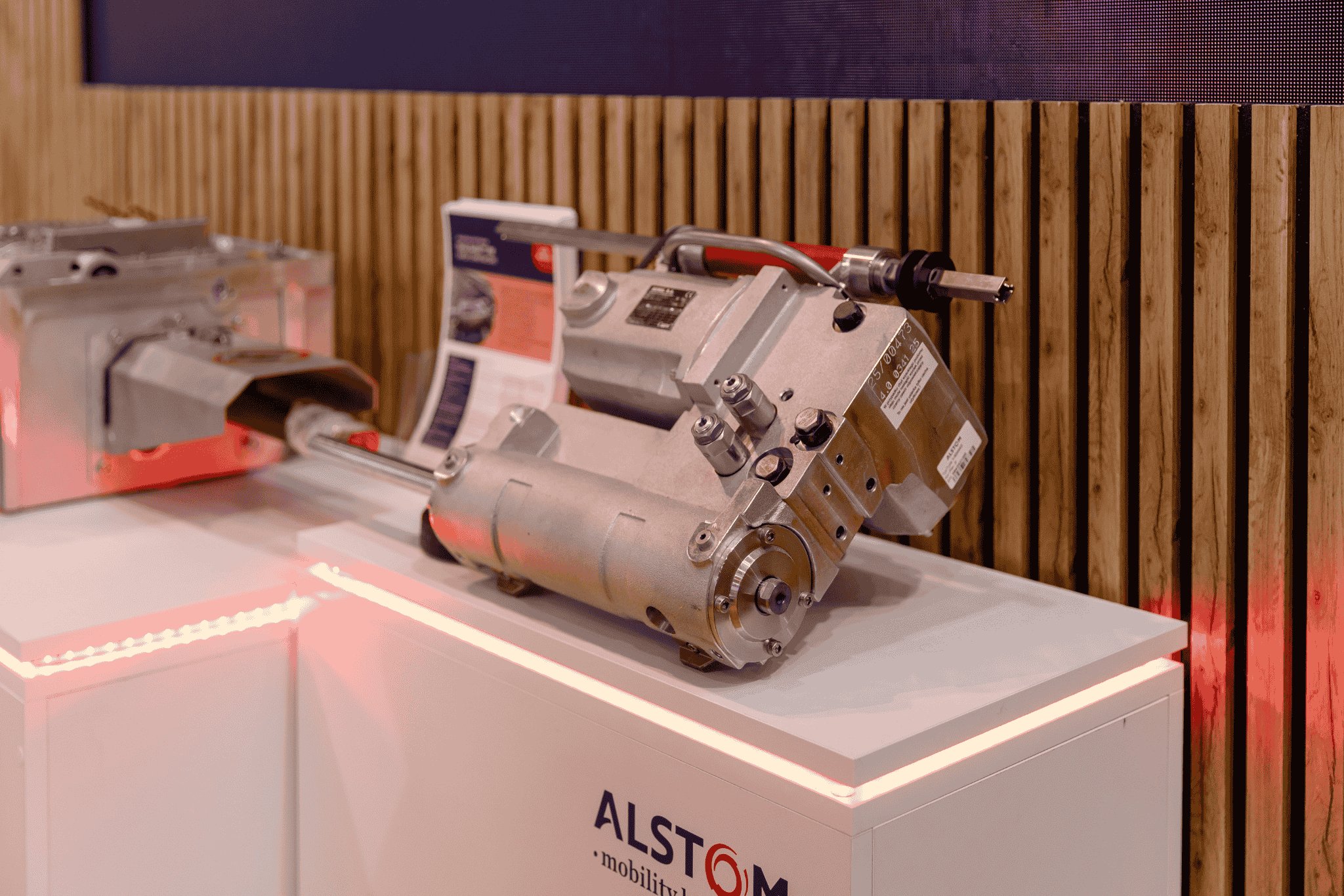 Alstom i PLK SA zawarły strategiczną umowę na utrzymanie napędów zwrotnicowych