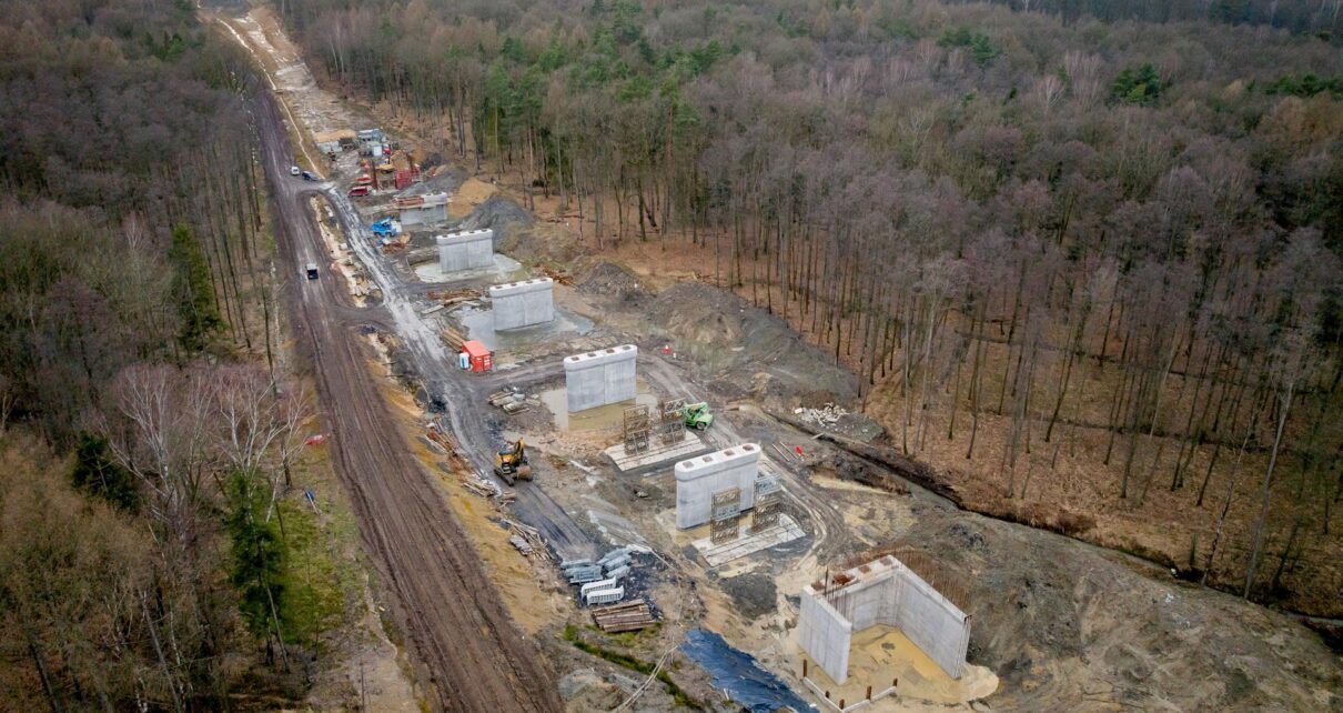 Budowa mostu kolejowego na odcinku Pruszna - Zebrzydowice (fot. Łukasz Hachuła | PKP PLK)