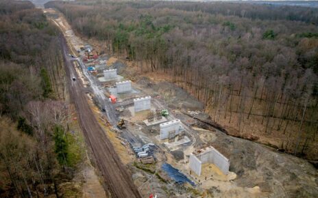 Budowa mostu kolejowego na odcinku Pruszna - Zebrzydowice (fot. Łukasz Hachuła | PKP PLK)