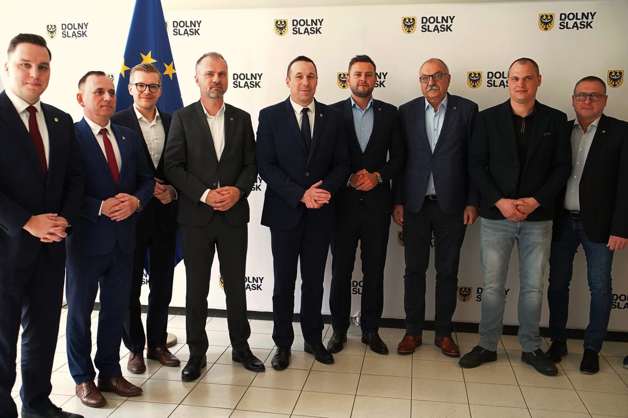 Nowe umowy na rewitalizację linii kolejowych na Dolnym Śląsku