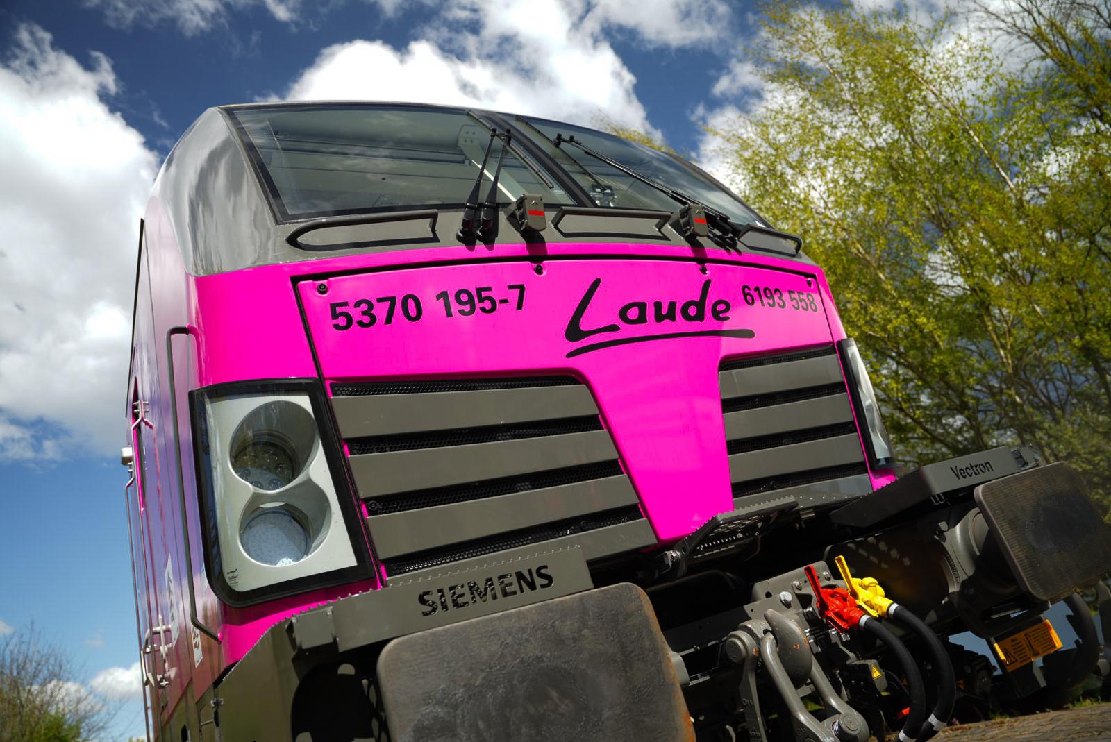 Laude ma dwa nowe Vectrony