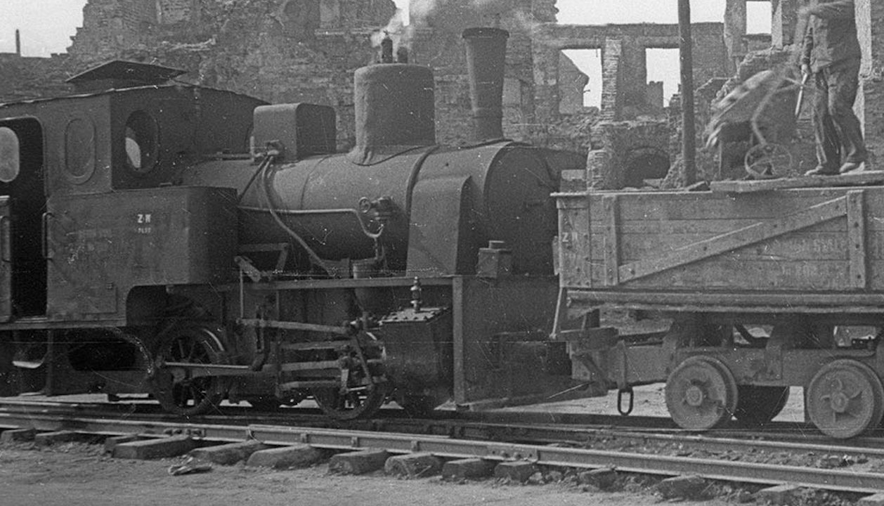 TORY W ZGLISZCZACH WARSZAWY. Odbudowa kolei – kolej w odbudowie