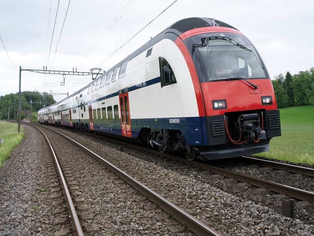 Siemens ostatecznie wygrywa w szwajcarskim przetargu na piętrowe EZT