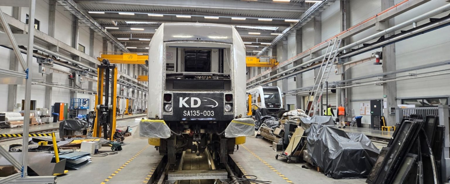 Koleje Dolnośląskie realizują pierwszą naprawę rewizyjną spalinowego pojazdu