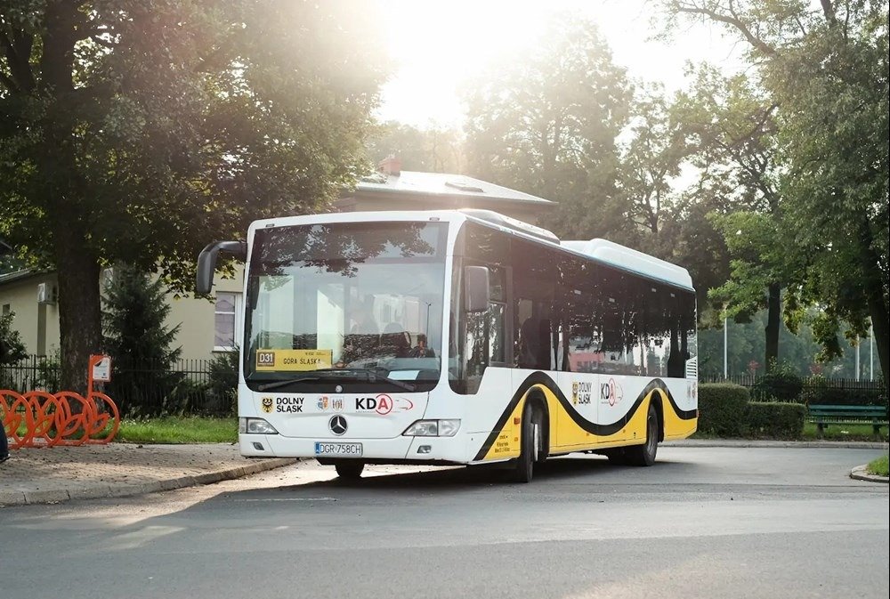 Autobusy Kolei Dolnośląskich coraz popularniejsze.
