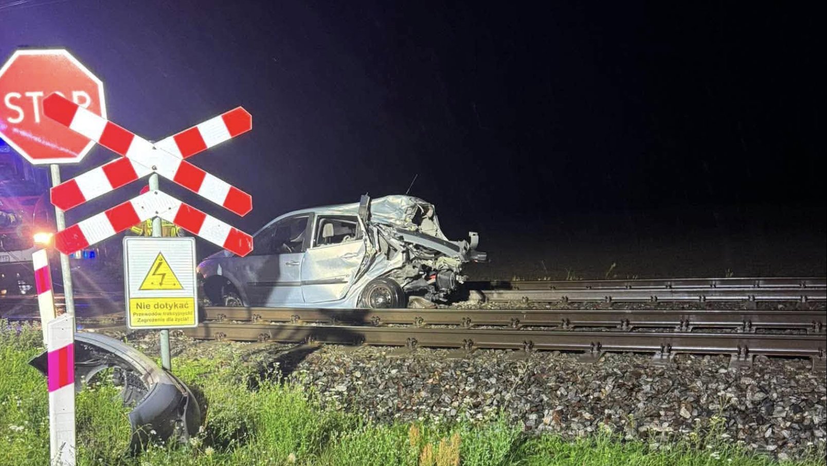 Groźny incydent na przejeździe kolejowym. Pijany kierowca wjechał pod pociąg