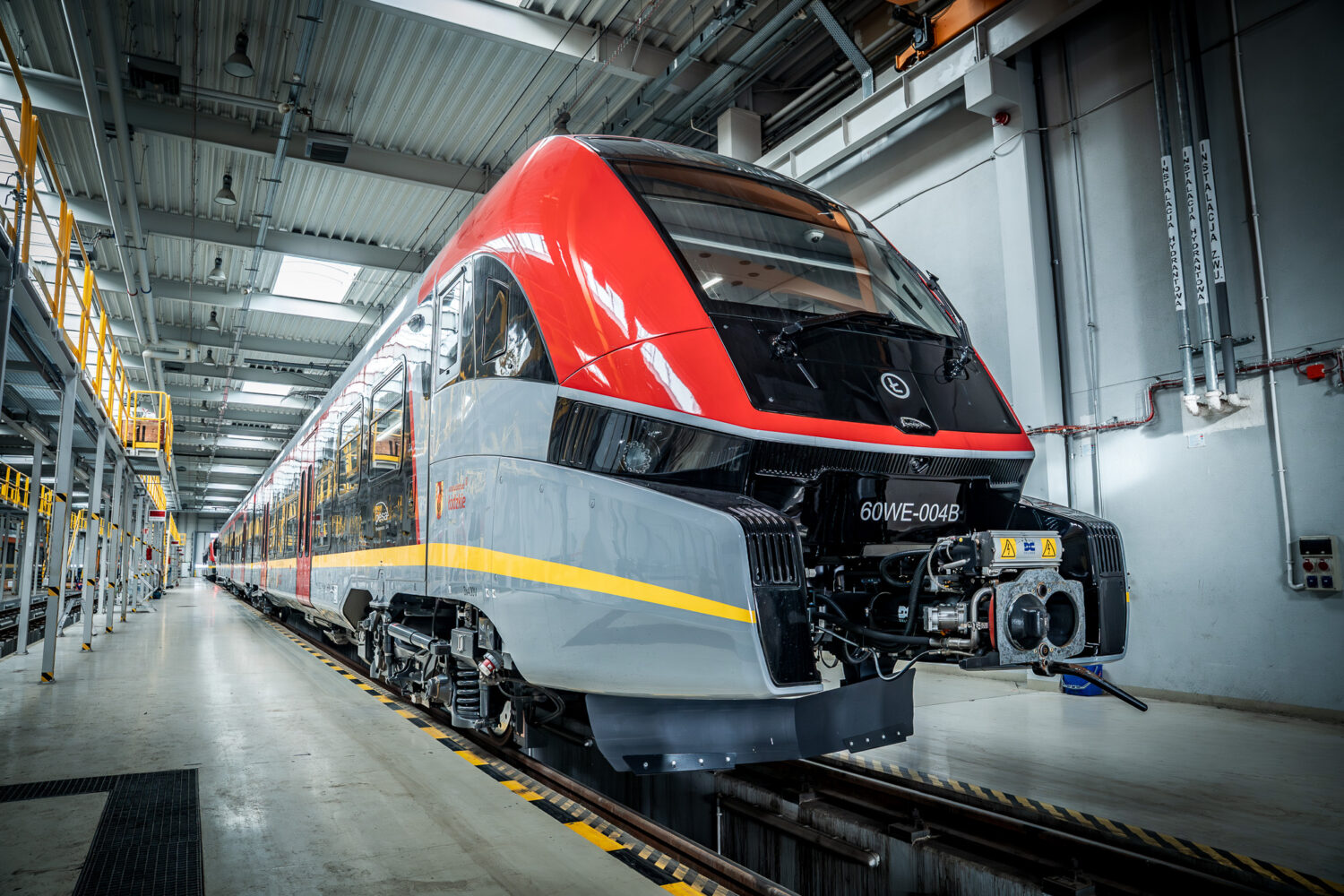 Premiera pociągów Pesa Elf 3.0 dla Łódzkiego na dworcu Łódź Fabryczna