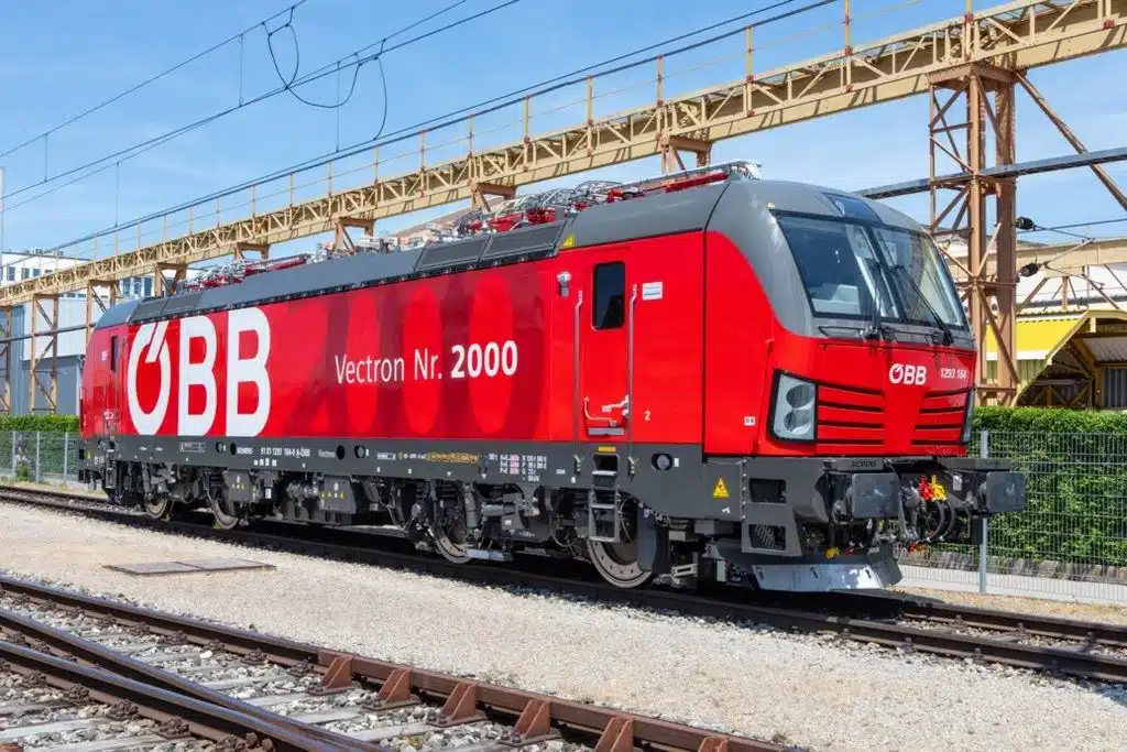 Siemens Mobility dostarczył 2 000. lokomotywę Vectron. Jubileuszowy pojazd trafił do ÖBB
