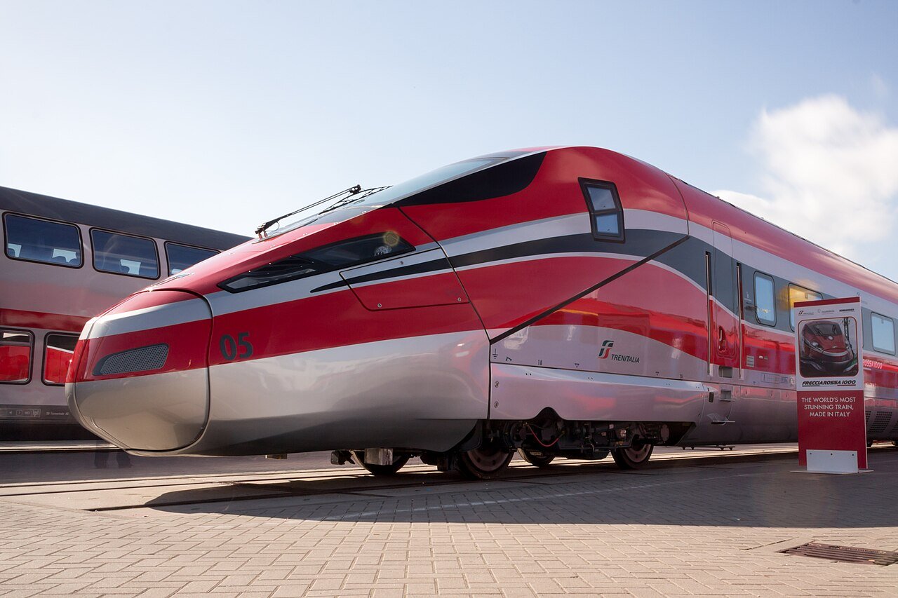 Włosi kupują kolejne pociągi Frecciarossa 1000. Cel – ekspansja zagraniczna