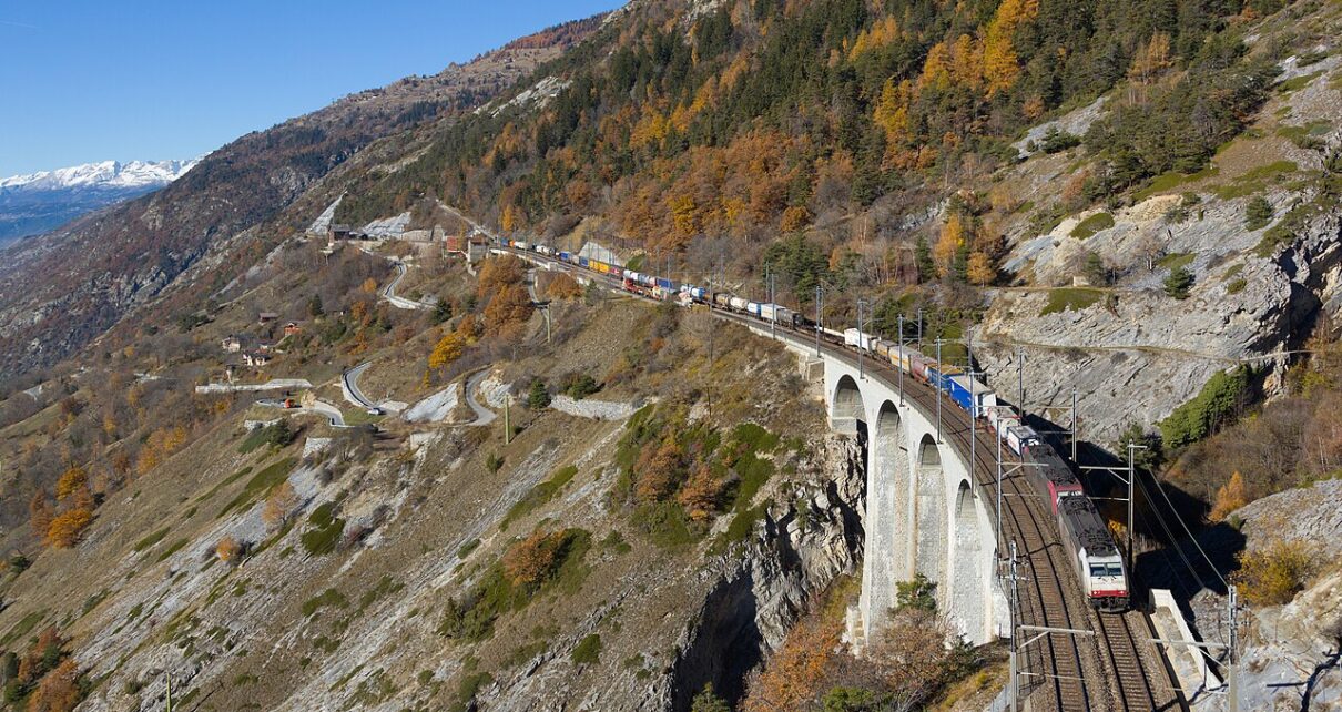 Fot. By Kabelleger / David Gubler (http://www.bahnbilder.ch) - Own work: http://www.bahnbilder.ch/picture/11650, CC BY-SA 3.0, https://commons.wikimedia.org/w/index.php?curid=22765034