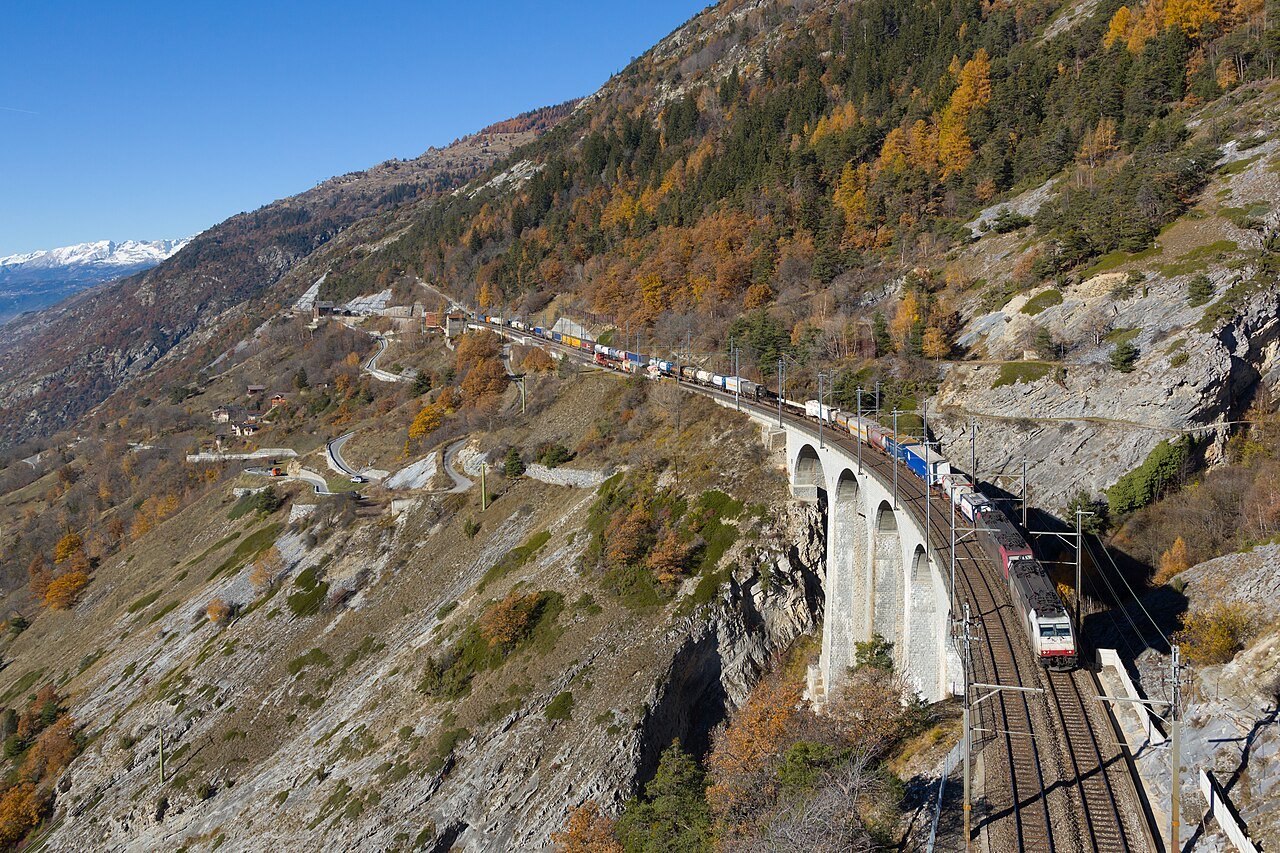 Szwajcarzy rozbudują tunel bazowy Lötchberg. Start prac w 2028 roku