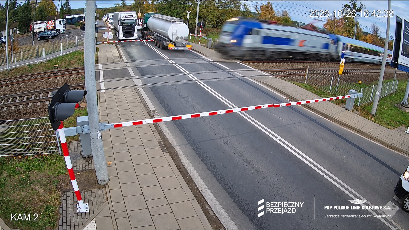 Sekundy od groźnego zdarzenia na przejeździe w Poznaniu