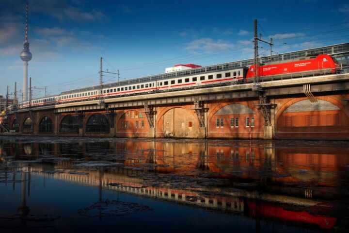 Niemcy wycofali składy wagonowe Intercity 1