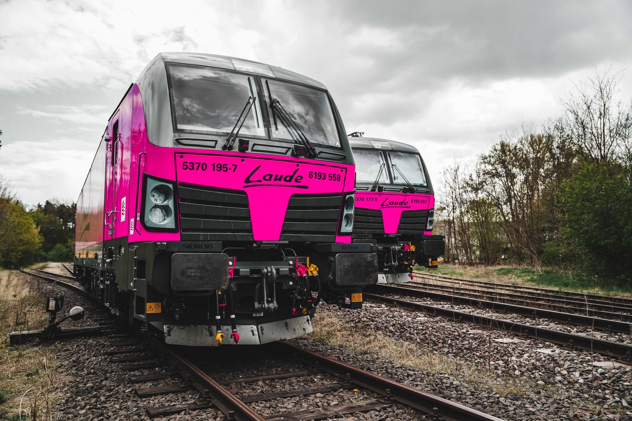 Różowe Vectrony Laude Smart Intermodal wjechały do Holandii